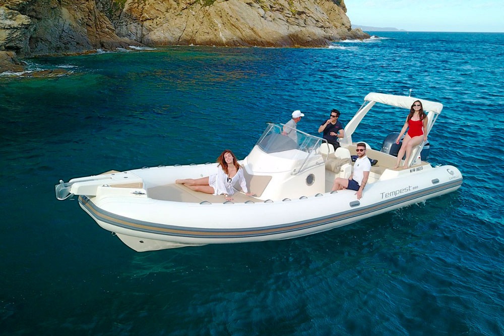 Paseo en barco con patrón por Ibiza y Formentera